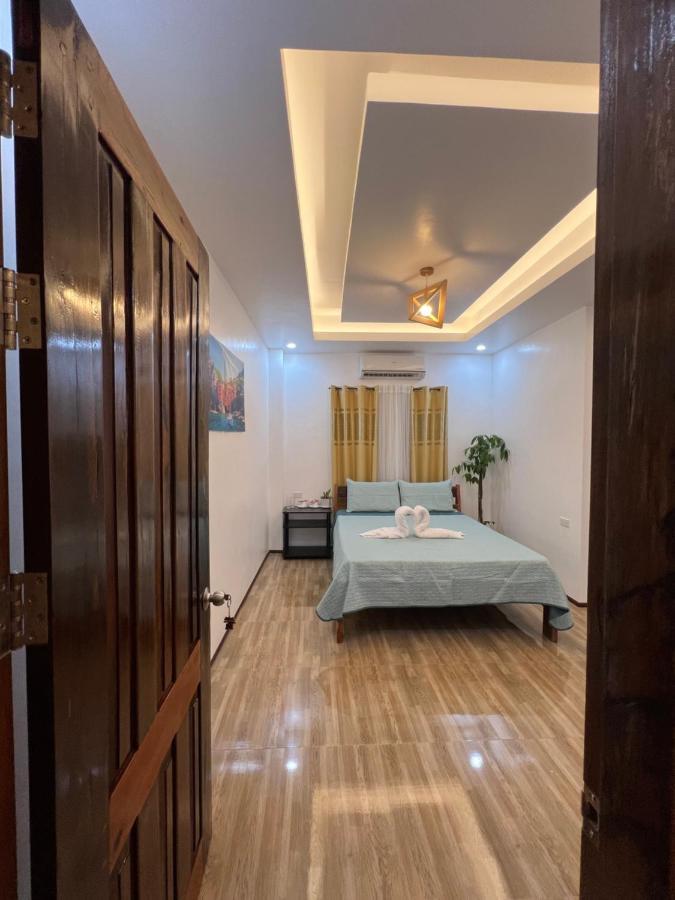 Rich-Vania Suites General Luna  Luaran gambar