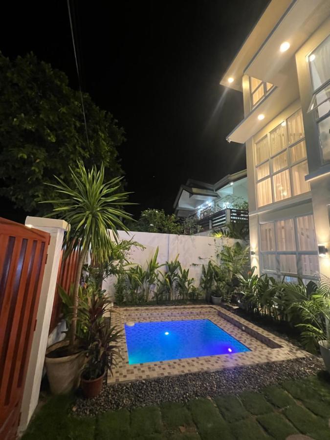 Rich-Vania Suites General Luna  Luaran gambar