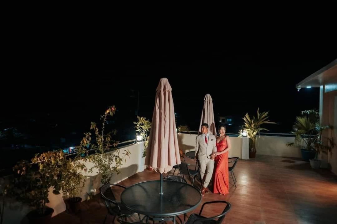 Rich-Vania Suites General Luna  Luaran gambar
