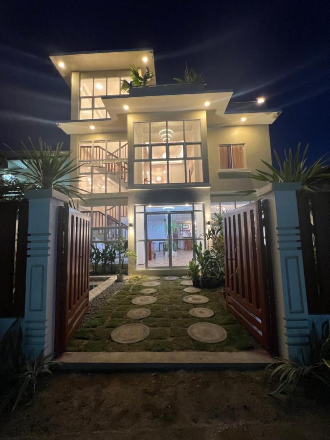 Rich-Vania Suites General Luna  Luaran gambar