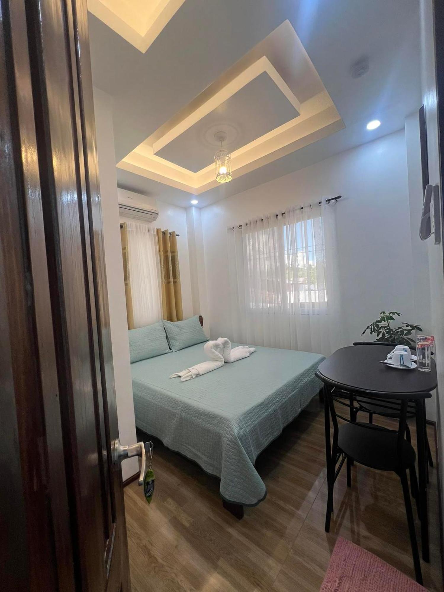Rich-Vania Suites General Luna  Luaran gambar